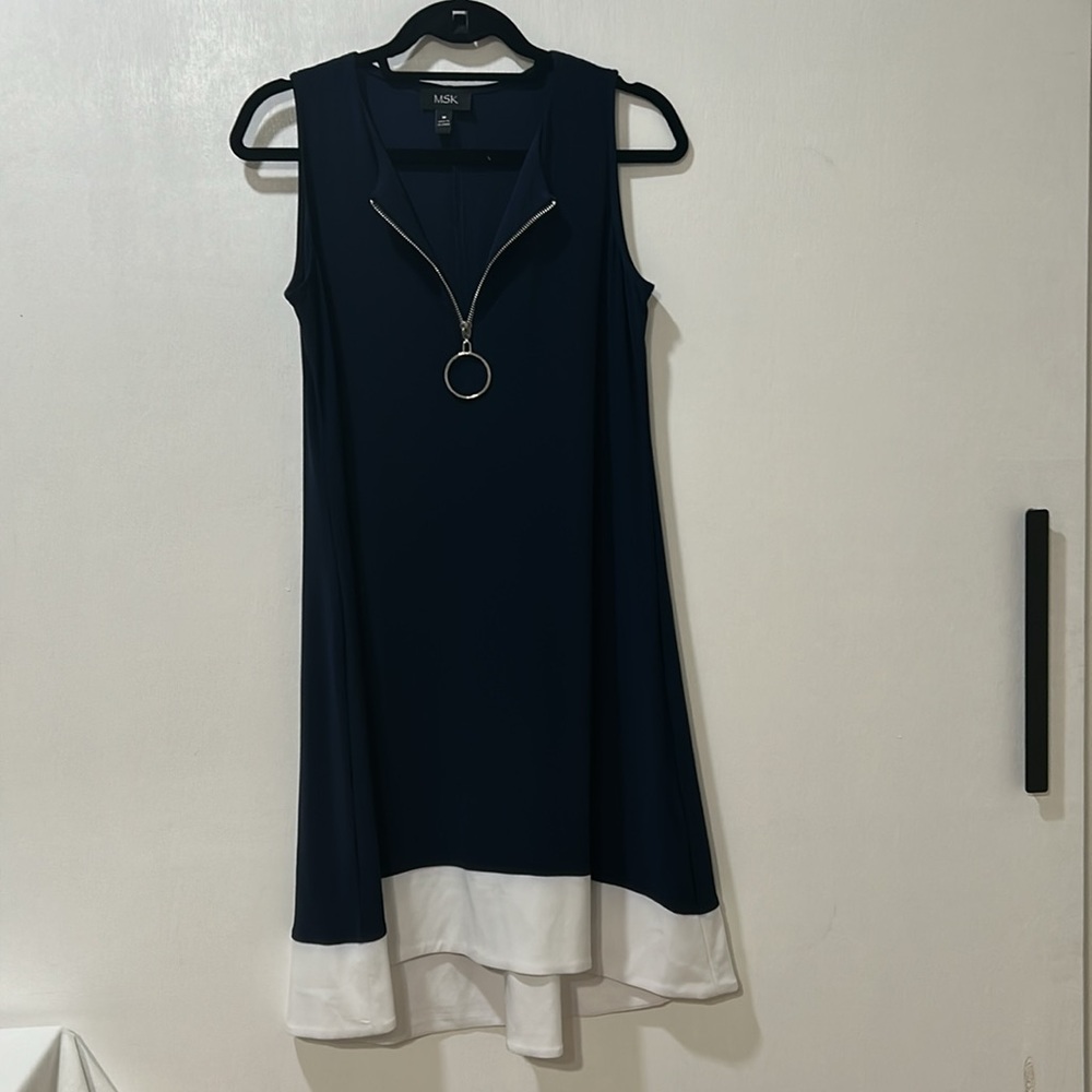 MSK WOMENS SLEEVELESS CASUAL  DRESS NAVY WITHE ALINE SILHOUETTE Sz MD